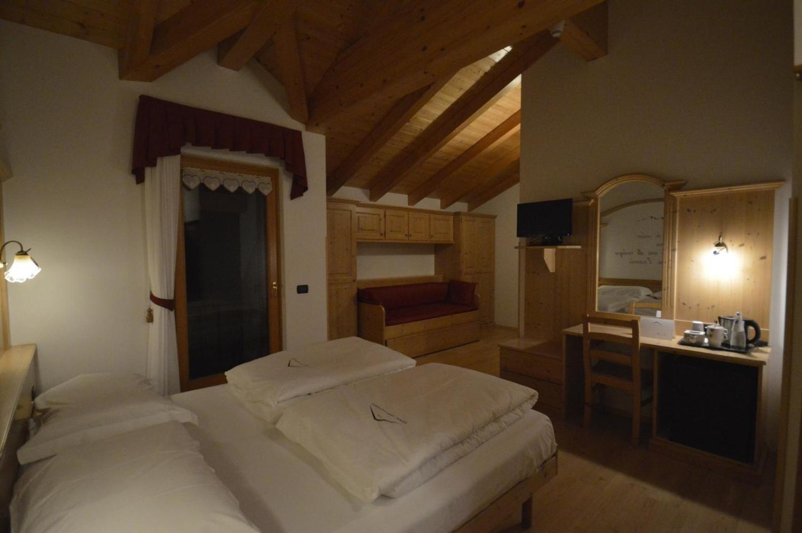 Hotel Garni Sant'Antonio Con Spa Madonna di Campiglio Exterior foto
