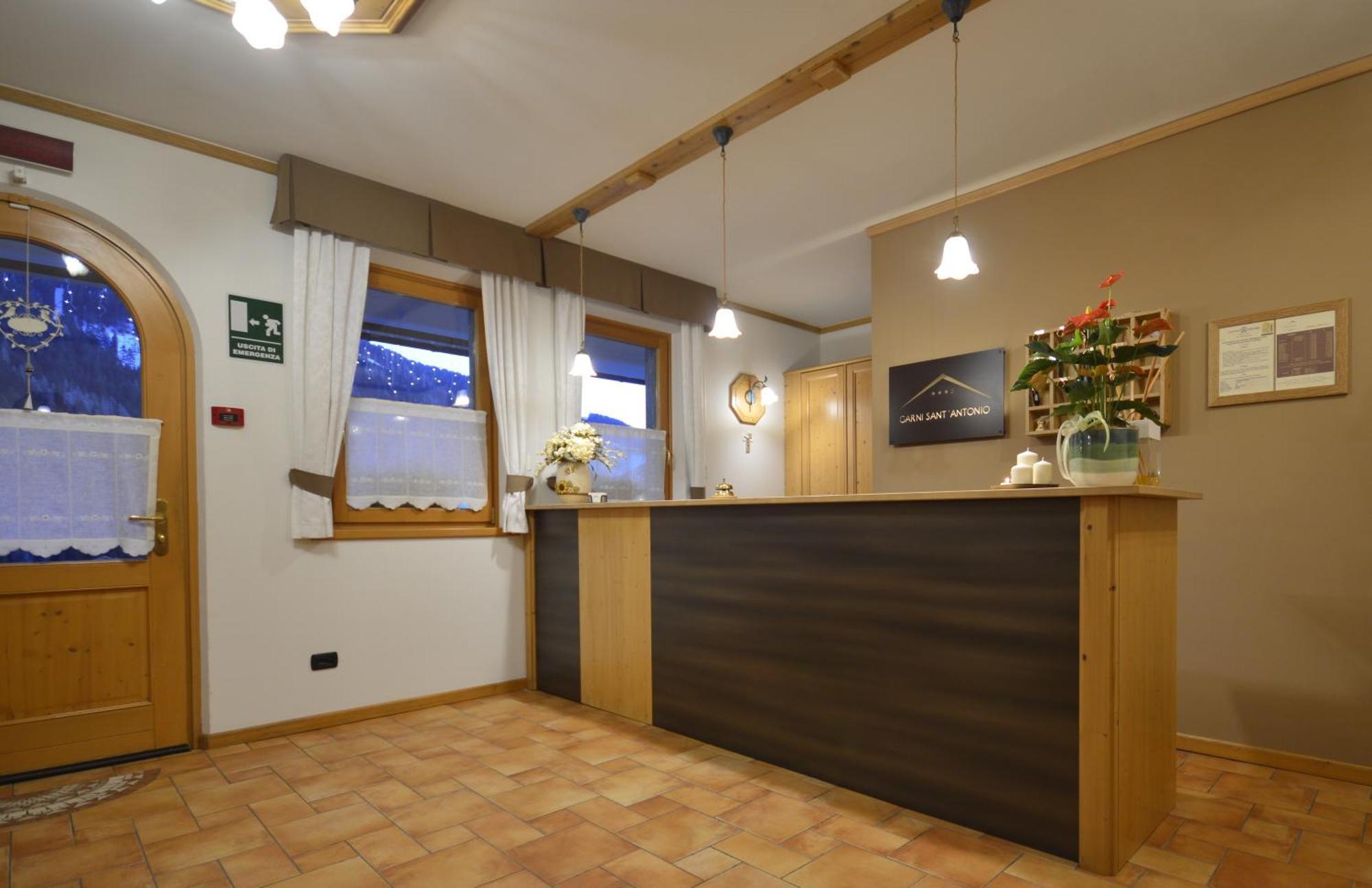 Hotel Garni Sant'Antonio Con Spa Madonna di Campiglio Exterior foto