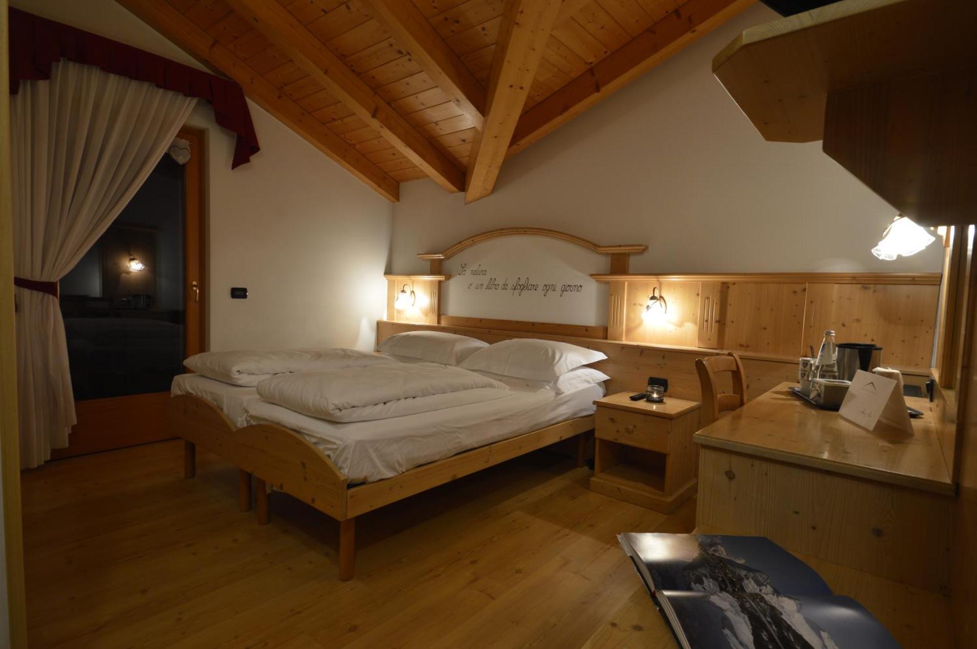 Hotel Garni Sant'Antonio Con Spa Madonna di Campiglio Exterior foto