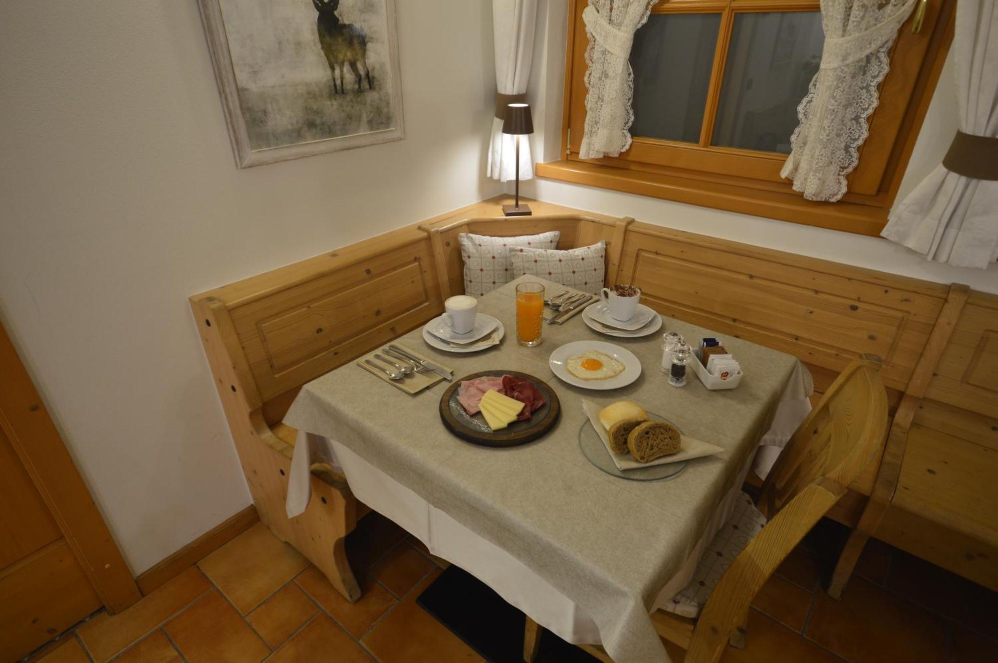 Hotel Garni Sant'Antonio Con Spa Madonna di Campiglio Exterior foto