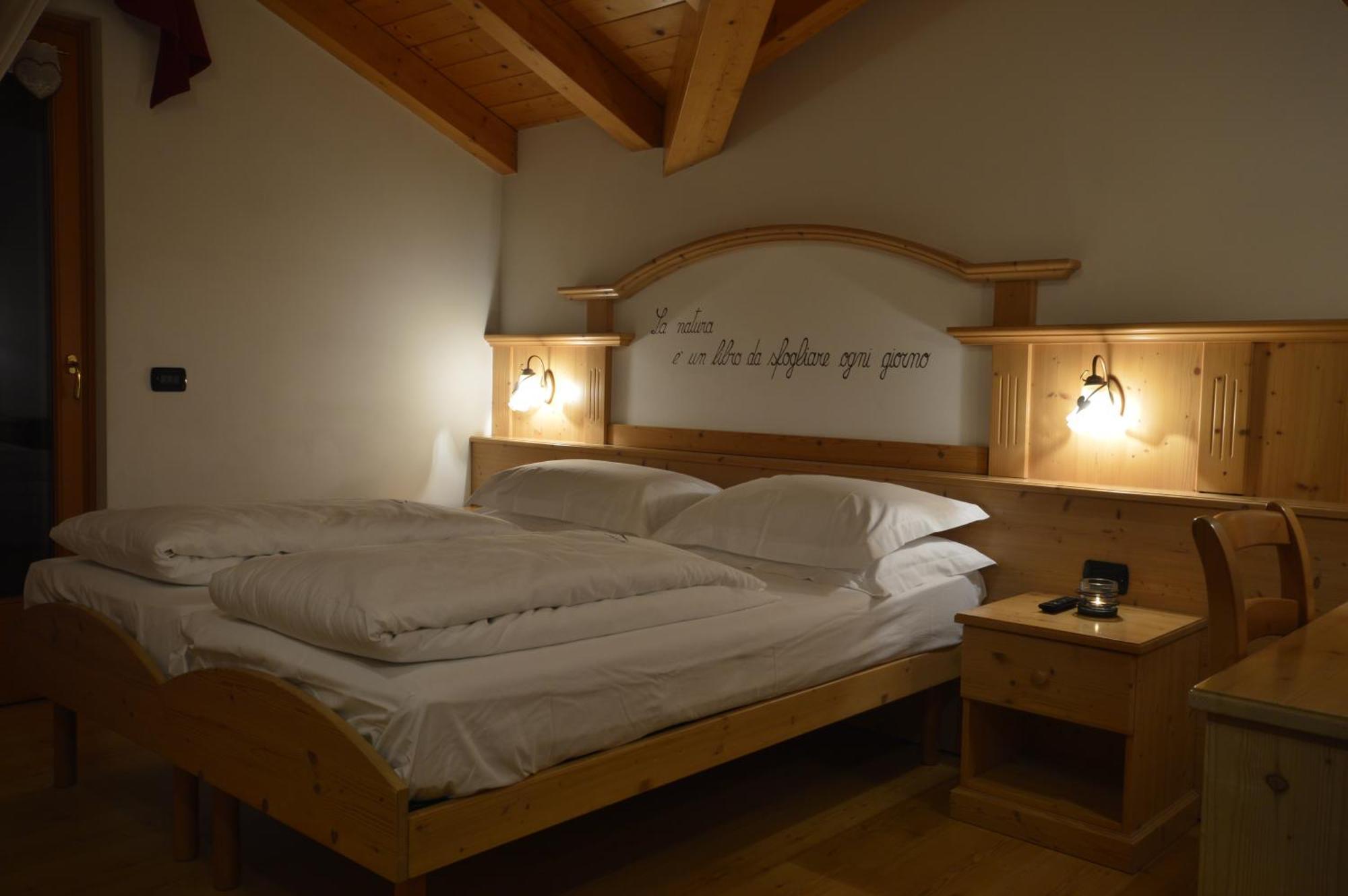 Hotel Garni Sant'Antonio Con Spa Madonna di Campiglio Exterior foto