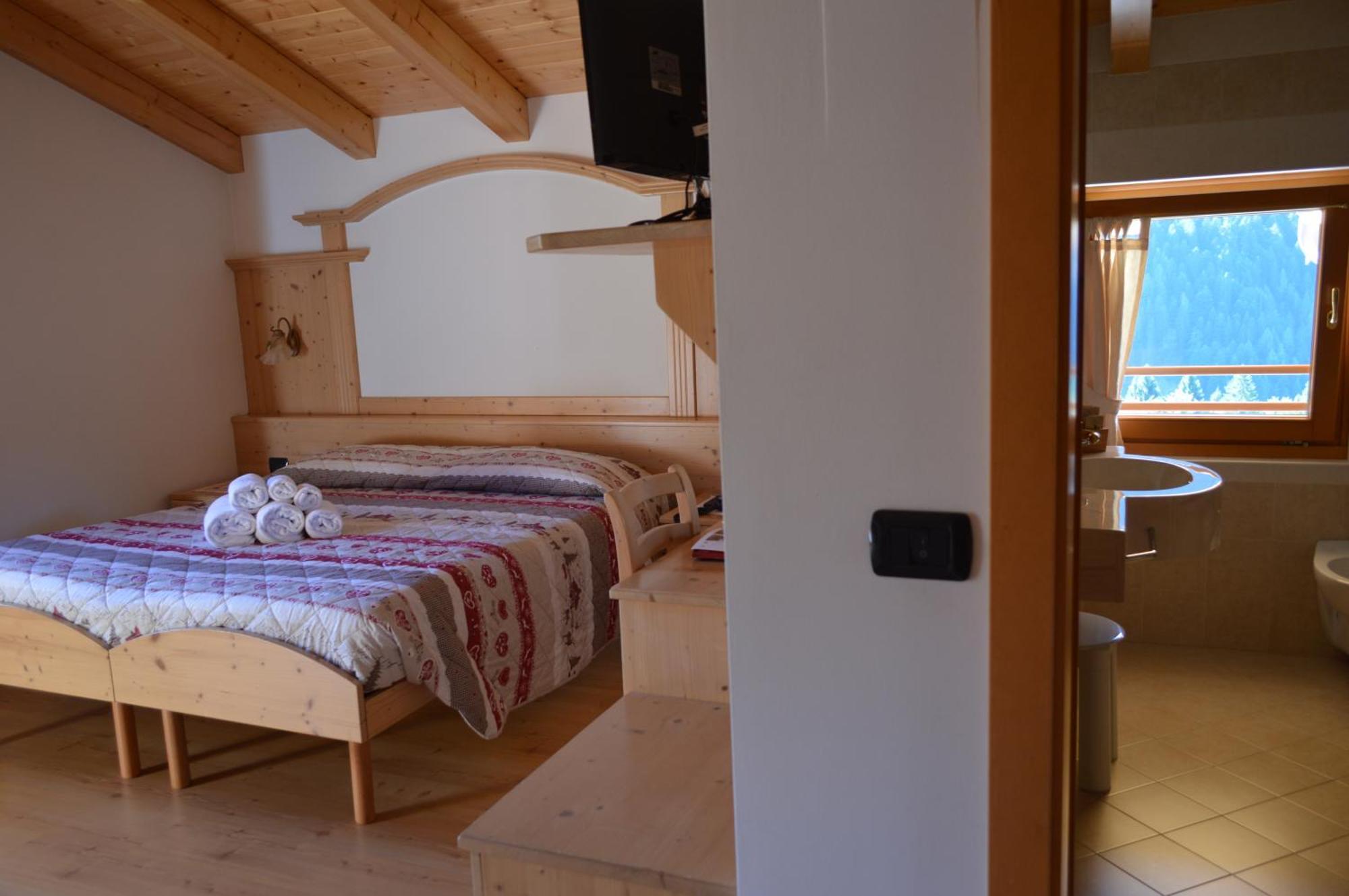 Hotel Garni Sant'Antonio Con Spa Madonna di Campiglio Exterior foto