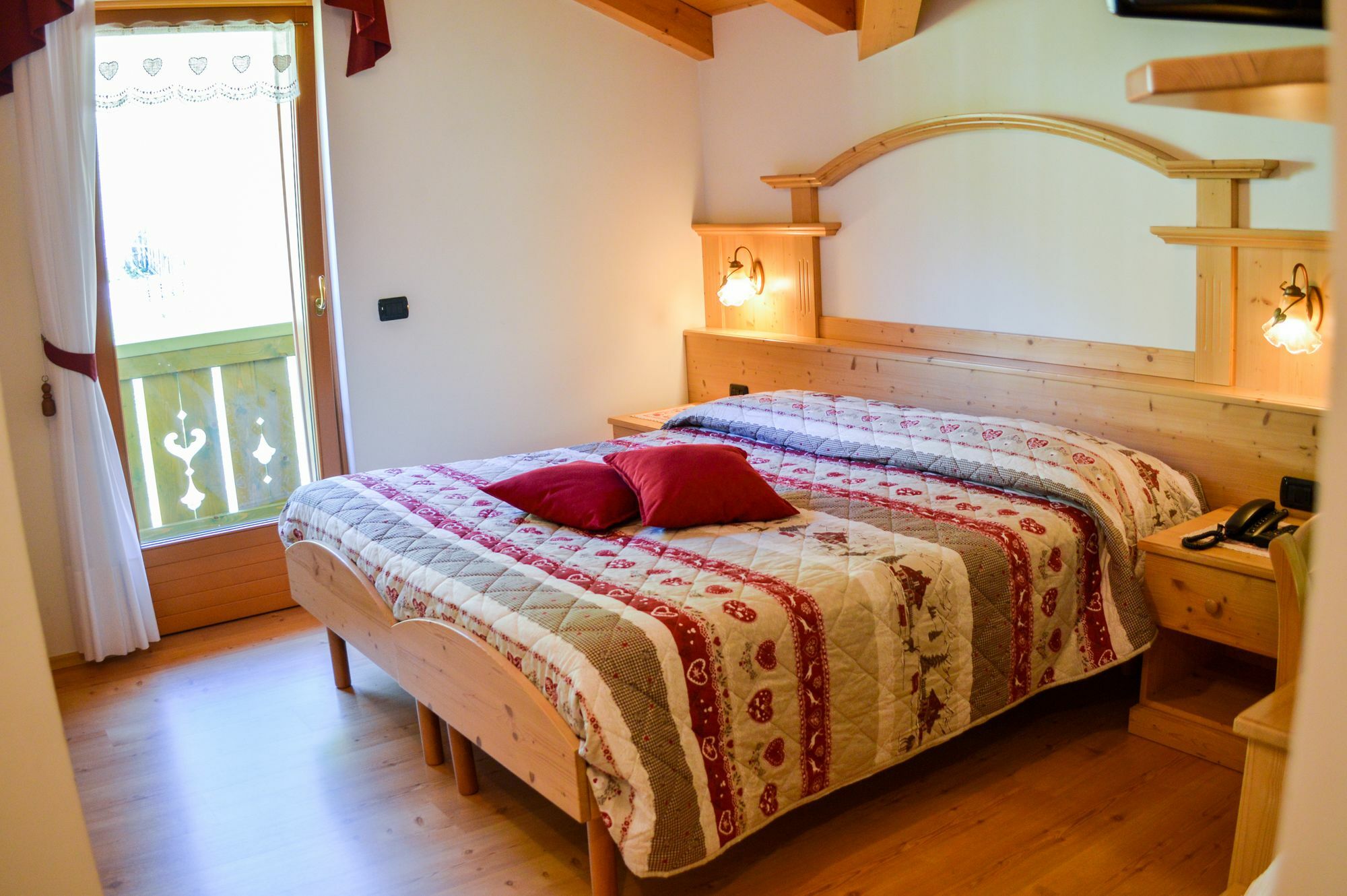Hotel Garni Sant'Antonio Con Spa Madonna di Campiglio Exterior foto