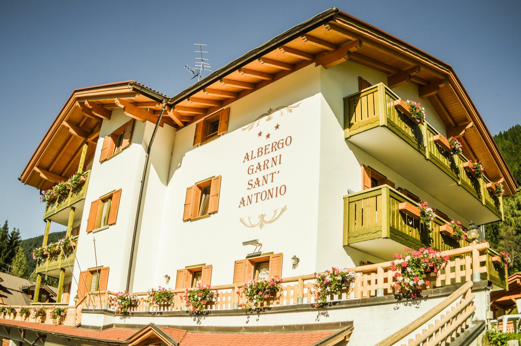 Hotel Garni Sant'Antonio Con Spa Madonna di Campiglio Exterior foto